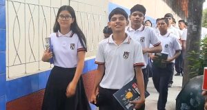 ALUMNOS DEL SAN MARTÍN DE PORRES VUELVEN A CLASES
