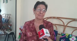 MARINA DÍAZ ENTUSIASMADA CON CÍRCULO DE LECTURA