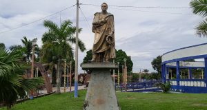 PLAZA MUNICH DETERIORADA Y SIN MANTENIMIENTO