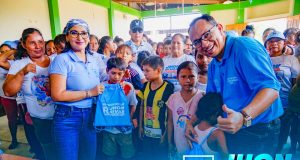 Jhon Rivas senador 2026 y Evelyn Cardenas a Diputada entrego Kits escolares a niños(as) del AH José Olaya en Yurimaguas