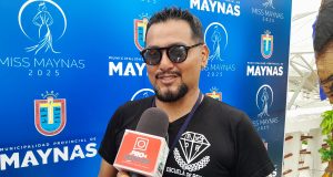 EL REY DE LAS REINAS: CARLOS VELA PREPARA A CHICAS PARA SER CORONADAS