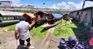 INUNDACIONES OBLIGAN A USAR PUERTOS INFORMALES