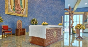 Objetos usados por papa Francisco en visita a Trujillo pueden ser apreciados por el público