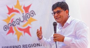 Gobernador de Arequipa sobre posible censura a premier Gustavo Adrianzén: «Eso atrasa»