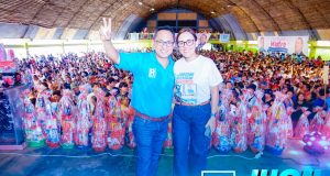 MULTITUDINARIO FUE EL HOMENAJE A MADRES LORETANAS ORGANIZADO POR CANDIDATOS DE RENOVACIÓN POPULAR