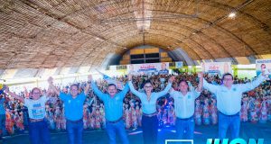 MULTITUDINARIO FUE EL HOMENAJE A MADRES LORETANAS ORGANIZADO POR CANDIDATOS DE RENOVACIÓN POPULAR