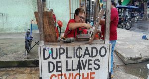 LA TRADICIÓN DE DUPLICADOS DE LLAVES Y REPARACIÓN DE RELOJES