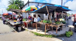 JOEL PARIMANGO DEBE ATENDER A COMERCIANTES DE SANTA CLARA