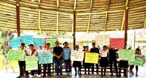 GOREL VERIFICA CONDICIONES DEL CRFA DE LLACHAPA Y ENTREGA KITS ESCOLARES A ESTUDIANTES DE COMUNIDADES RIBEREÑAS