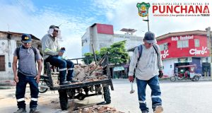La Municipalidad Distrital de Punchana viene trabajando en la reparación de mantenimiento vial en la avenida Navarro Cauper con 28 de Julio, un punto que fue intervenido previamente por la empresa SEDALORETO para el mejoramiento del sistema de agua potable en beneficio de los vecinos del A.H. Simón Bolivar.