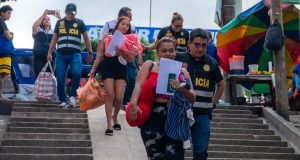 EXPULSAN A EXTRANJERAS POR VIOLAR NORMAS MIGRATORIAS