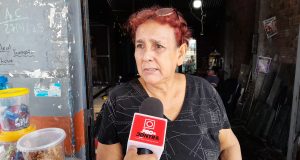 POR MALA OBRA DE GORDITO VIDAURRE VECINA SUFRE GRIETAS E INUNDACIONES