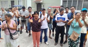 VECINOS EXIGEN EN DEFENSORÍA ANULAR SUBASTA DE TERRENOS