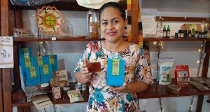 TRANSFORMA INSUMOS AMAZÓNICOS EN JABONES Y CHAMPÚS