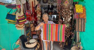 ARTESANA CUSQUEÑA UNE DOS CULTURAS EN IQUITOS