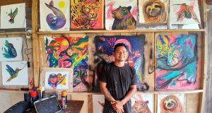 CON PINCELES Y BARRO, TRANSFORMA LA VIDA DE NIÑOS