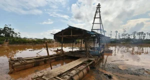 Minería ilegal movilizó más de US$ 2248 millones entre 2022 y 2025, según la Unidad de Inteligencia Financiera