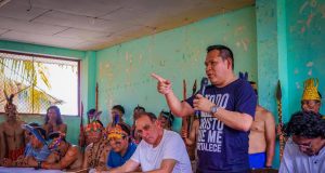 JOSÉ FACHÍN, ALCALDE DANIEL SABOYA Y EMPRESA PETROLERA ACUERDAN CON INDÍGENAS DESBLOQUEO DE RÍO