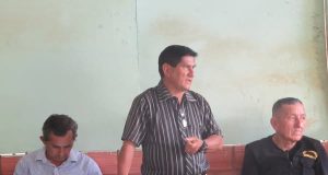 MUNICIPALIDAD PROVINCIAL Y VECINOS DE MONZANTES COORDINAN MANTENIMIENTO DE VÍA PRINCIPAL