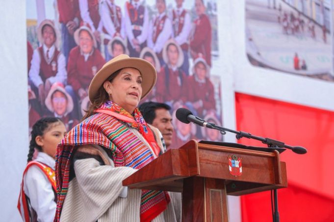 NOTA 9 DINA BOLUARTE