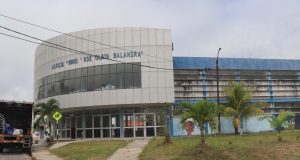 Gorel- Opipp realiza limpieza de buzones y alcantarillas en exterior de la IE » José Olaya».