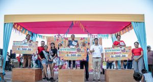 ¡ASÍ VIVIMOS EL CONCURSO DE PELADORAS DE PLÁTANOS!