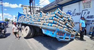 FORADO EN LA MARINA ES UN PELIGRO PARA CONDUCTORES