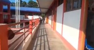 DOCENTE EN URARINAS DESMIENTE QUE HAYA ABANDONADO COLEGIO