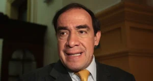 Yonhy Lescano evalúa postular al gobierno regional de Puno tras ruptura de alianza presidencial