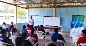 VECINOS DE 7 DE JUNIO RECIBEN INFORMACIÓN CLARA SOBRE LA CONSTRUCCIÓN DE ESPIGONES EN VILLA GRAN TIERRA