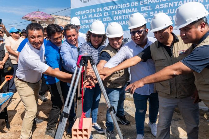 CONSTRUCCIÓN DE LA PLAZA EL TERMINAL EN SAN JUAN (2)