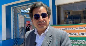 Médicos de EsSalud Puno mantienen huelga indefinida y denuncian intimidación