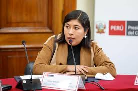NOTA 10 BETSSY CHÁVEZ