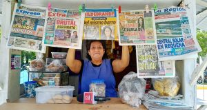 LUCHA POR MANTENER VIVA LA LECTURA EN PAPEL