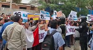 Vecinos de 46 asentamientos humanos de Castilla exigen liberación de medida cautelar que los priva de servicios básicos en Piura