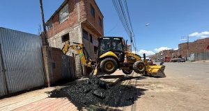 Puno: Funcionario municipal construyó sobre río y provoca inundaciones