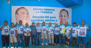 Jhon Rivas Ochoa, próximo senador por Loreto, fortalece lazos con ex alumnos del colegio San Agustín mediante entrega de uniformes deportivos