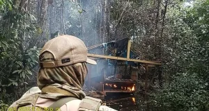 Loreto: Destruyen cerca de 20 dragas en megaoperativo contra la minería ilegal en el río Nanay