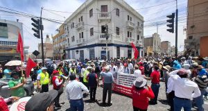 Marcha en Arequipa: lecciones de lengua y de democracia, dos realidades disputan Centro Histórico