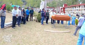 Embalsamó el cadáver de su hermano con sal negra y asegura que su piel ‘renació’ 11 años después