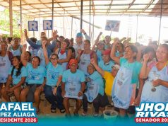 JHON RIVAS LLEVA MENSAJE DE ESPERANZA DE RAFAEL LÓPEZ ALIAGA A VENDEDORES DEL MERCADILLO DE MASUSA EN PUNCHANA