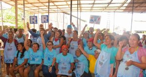 JHON RIVAS LLEVA MENSAJE DE ESPERANZA DE RAFAEL LÓPEZ ALIAGA A VENDEDORES DEL MERCADILLO DE MASUSA EN PUNCHANA