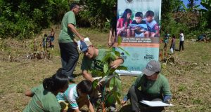 NIÑOS REFORESTAN EL BOSQUE Y RESCATAN ESPECIES CON “SEMILLAS ANCESTRALES”