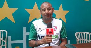 ABEL LOBATÓN DENUNCIA AGRESIÓN DE DT DE SPORT HUANCAYO