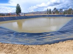 Pequeños productores de Quispicanchi reciben microreservorios para impulsar producción agropecuaria