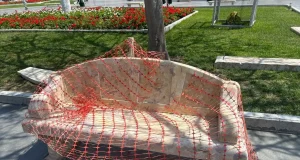 Tras denuncias públicas Municipio reemplaza 17 bancas deterioradas en la Plaza Mayor de Trujillo