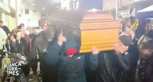 Junín: Con disparos al aire, amigos despiden a Jhonn Choque, obrero con antecedentes vinculados a homicidio