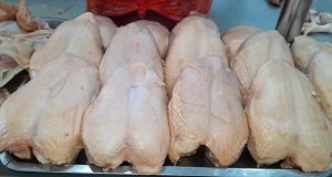 PRECIO DEL POLLO ALZÓ VUELO EN IQUITOS