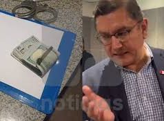 FISCAL ES DETENIDO CON US$ 3.000 EN BAÑO DE CENTRO COMERCIAL