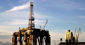 10 LOTES PETROLEROS PARALIZARÁN POR DEUDAS DE PETROPERÚ